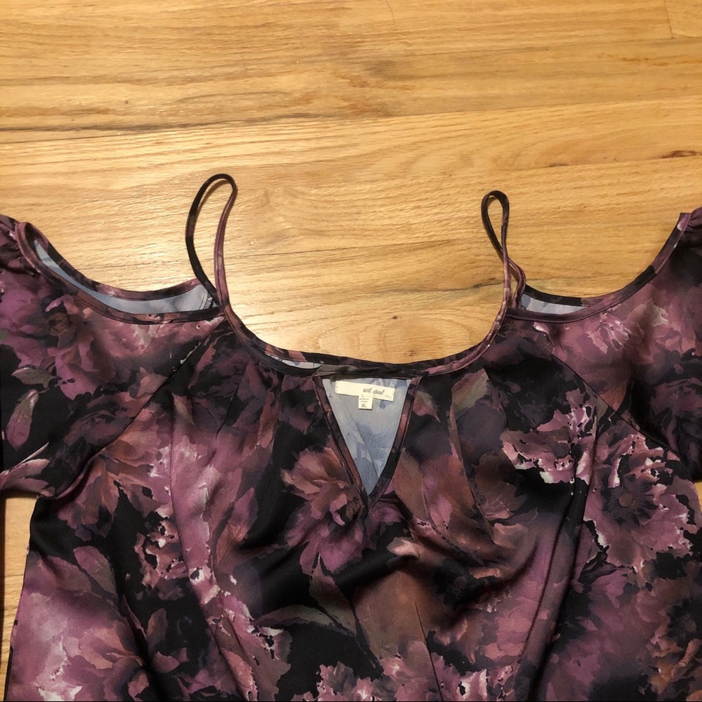 Cold Shoulder Top - Picture 2 of 3